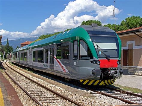 treno vigevano milano